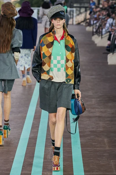 Look 27